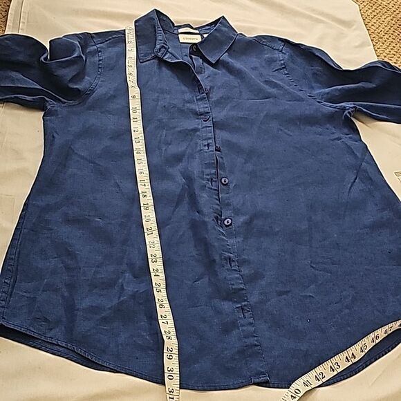 Chicos No-Iron Linen Loop-Back Tunic in blue 2 / Large - Picture 8 of 10